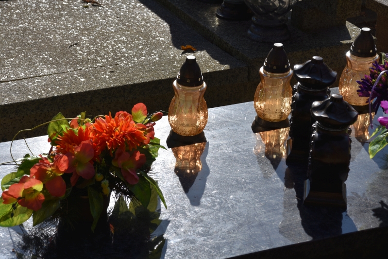 Który kamień będzie najlepszy na nagrobek? Sprawdź nasze porady!